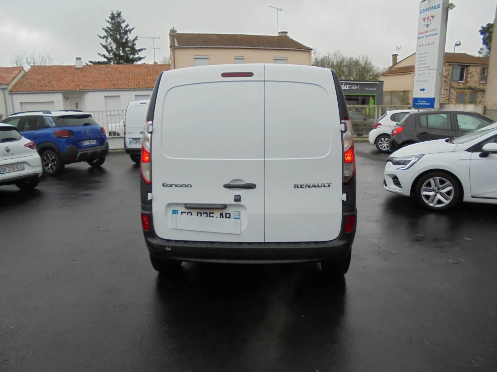 RENAULT